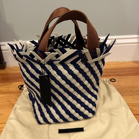 NWT Naghedi Havana Petite Striped Tote in Navy - Picture 1 of 4